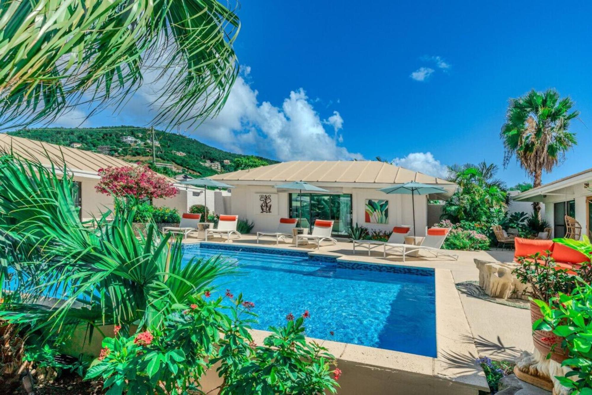 Royal Villa With A Huge Swimming Pool Cowell Battery Exterior photo