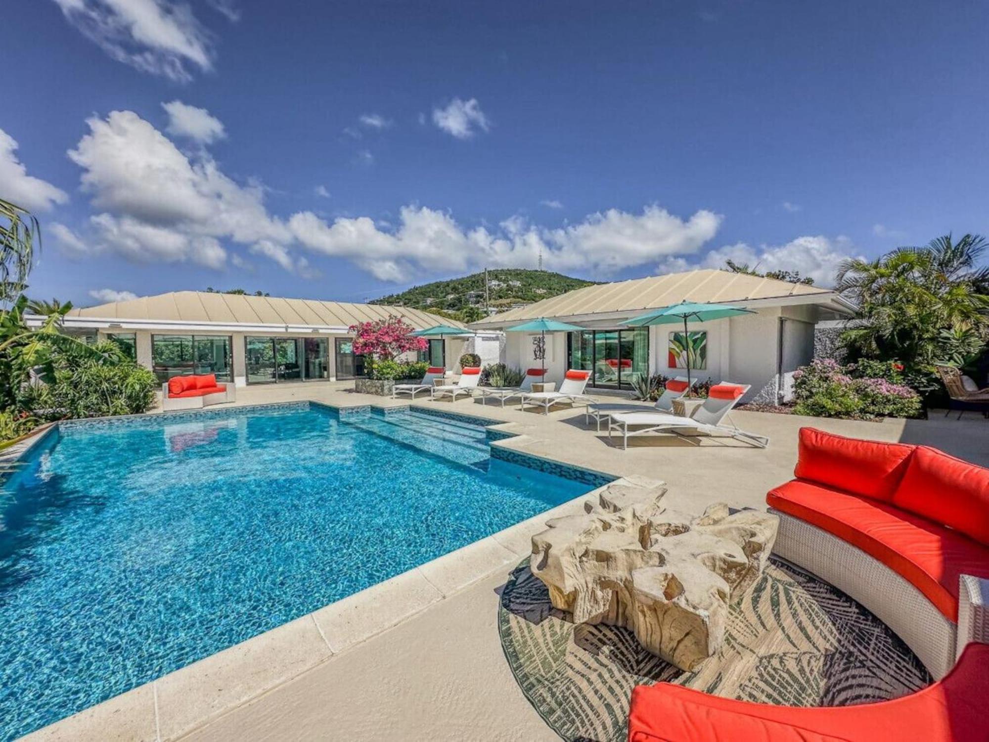 Royal Villa With A Huge Swimming Pool Cowell Battery Exterior photo