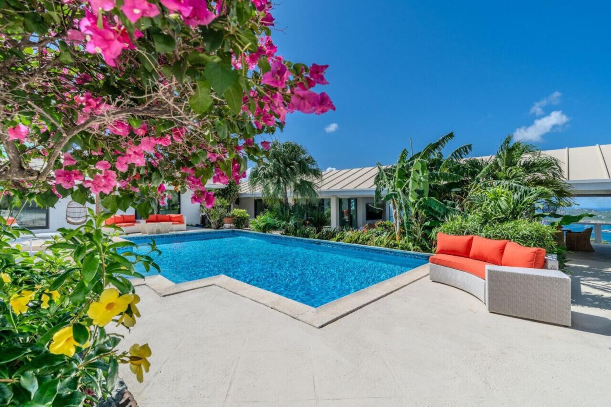 Royal Villa With A Huge Swimming Pool Cowell Battery Exterior photo