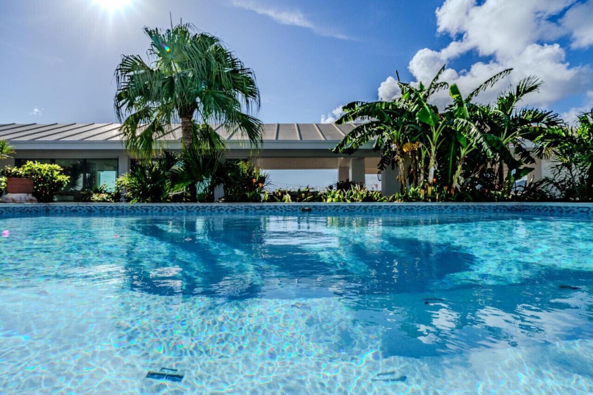Royal Villa With A Huge Swimming Pool Cowell Battery Exterior photo