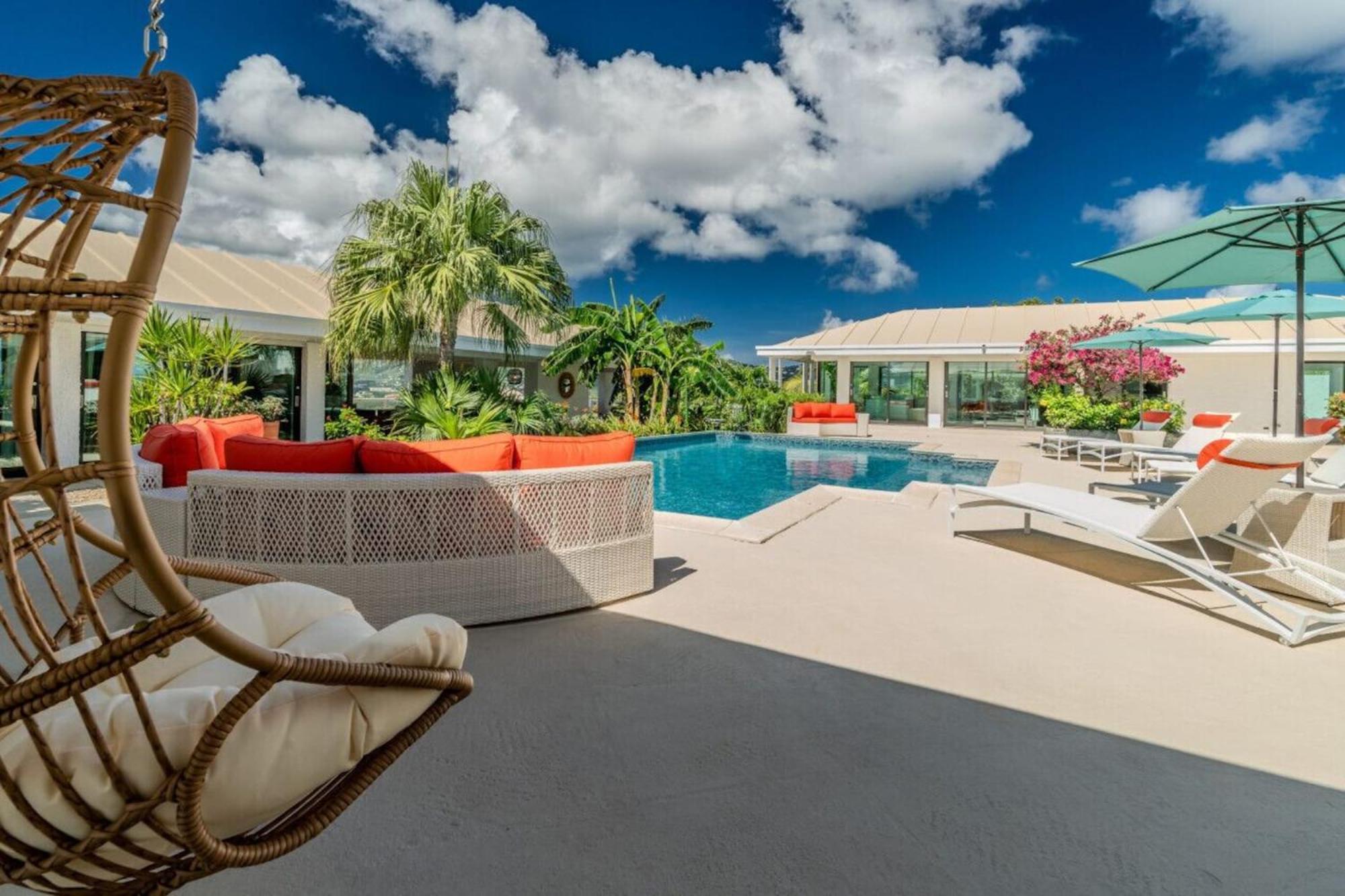 Royal Villa With A Huge Swimming Pool Cowell Battery Exterior photo