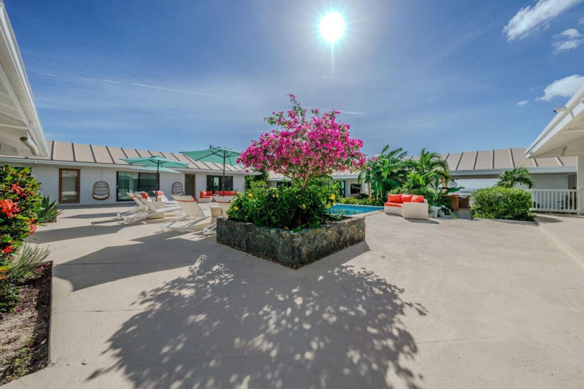 Royal Villa With A Huge Swimming Pool Cowell Battery Exterior photo